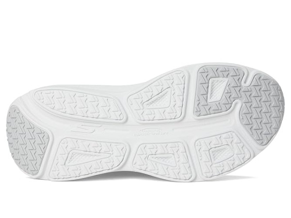 SKECHERS Max Cushioning Endeavour Sarasota