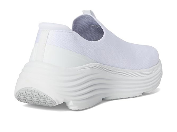 SKECHERS Max Cushioning Endeavour Sarasota
