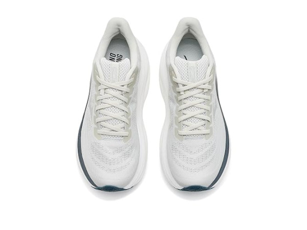 Mizuno Wave Sky 9