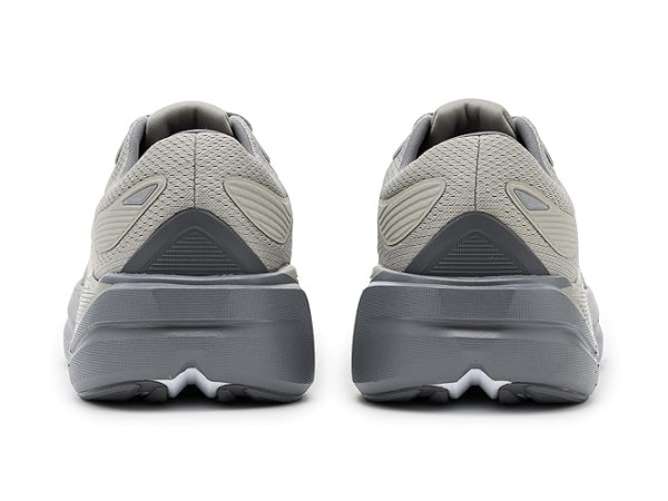 Brooks Ghost Max 3