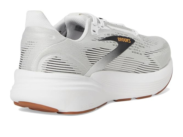 Brooks Revel 8