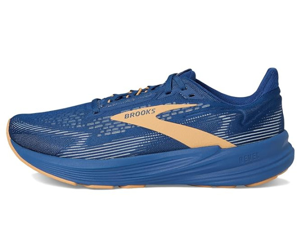 Brooks Revel 8