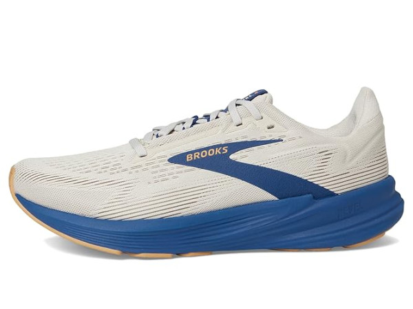 Brooks Revel 8
