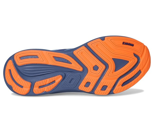 Brooks Revel 8