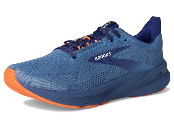 Brooks Revel 8