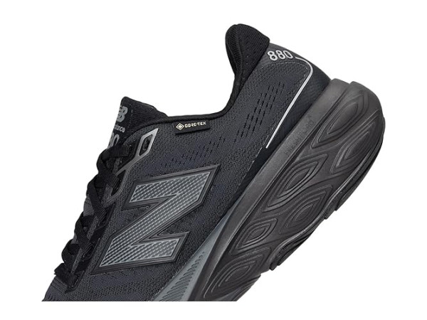 New Balance Fresh Foam X 880 v15 GORE-TEX®