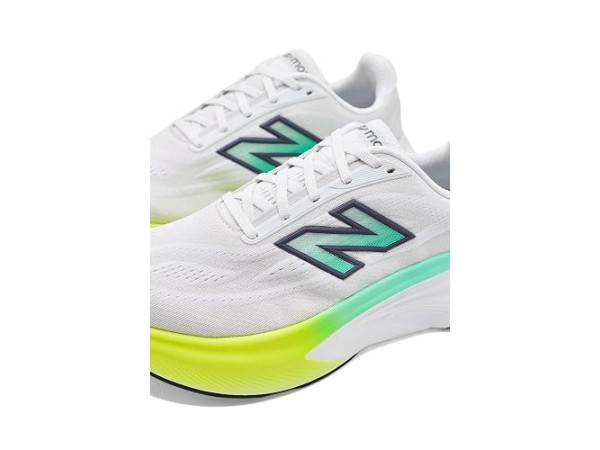 New Balance Fresh Foam X More v6 New Balance Fresh Foam X More v6