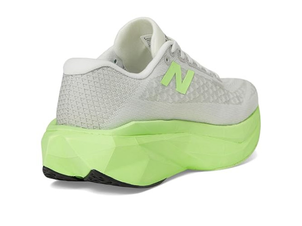 New Balance FuelCell SuperComp Trainer v3