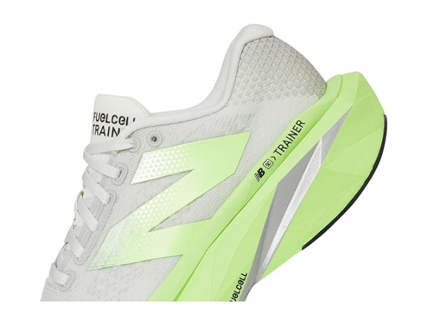 New Balance FuelCell SuperComp Trainer v3