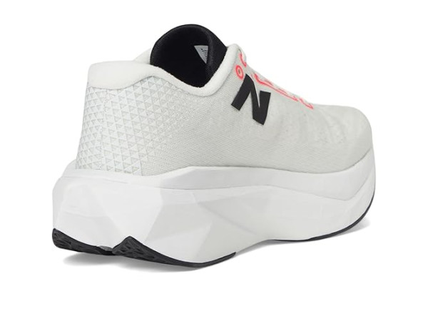 New Balance FuelCell SuperComp Trainer v3