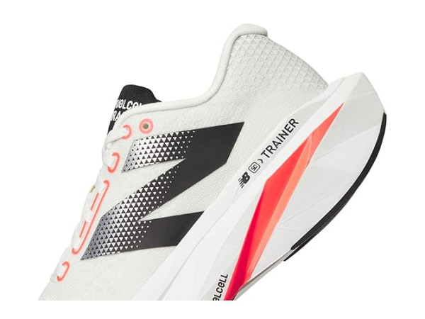 New Balance FuelCell SuperComp Trainer v3