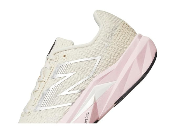 New Balance FuelCell Propel v5 New Balance FuelCell Propel v5