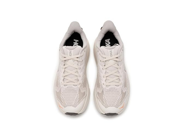 Hoka Challenger 8