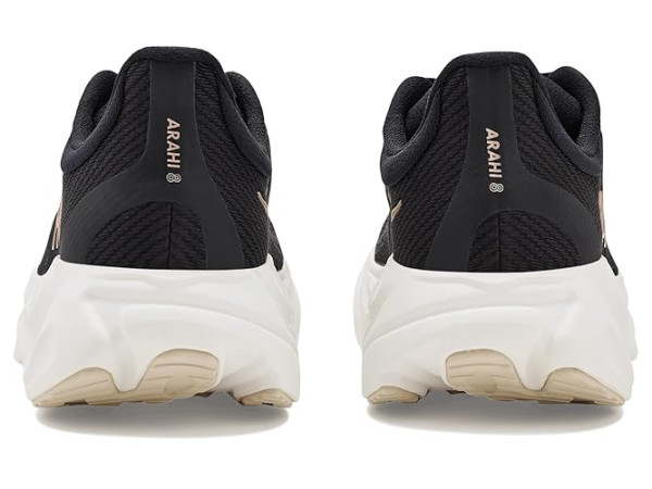 Hoka Arahi 8