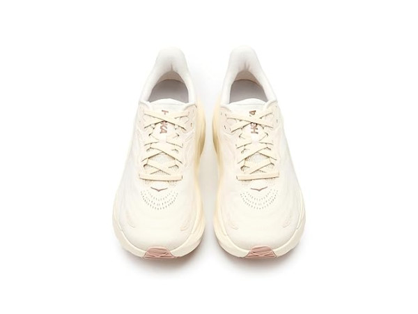 Hoka Arahi 8