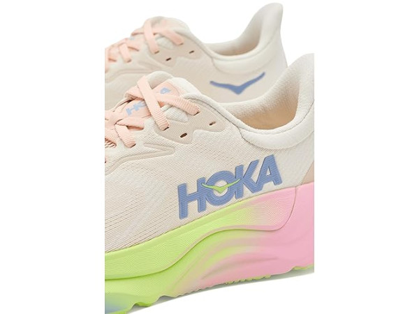 Hoka Arahi 8