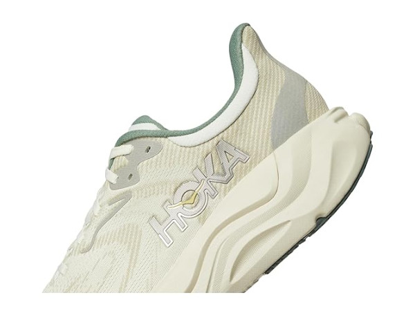 Hoka Arahi 8