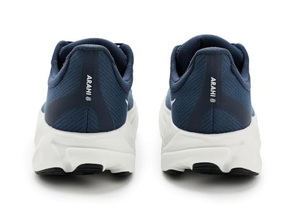 Hoka Arahi 8