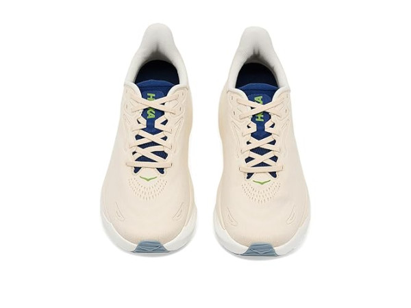 Hoka Arahi 8