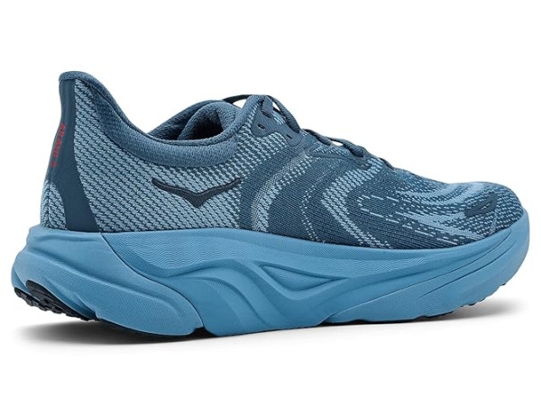 Hoka Arahi 8