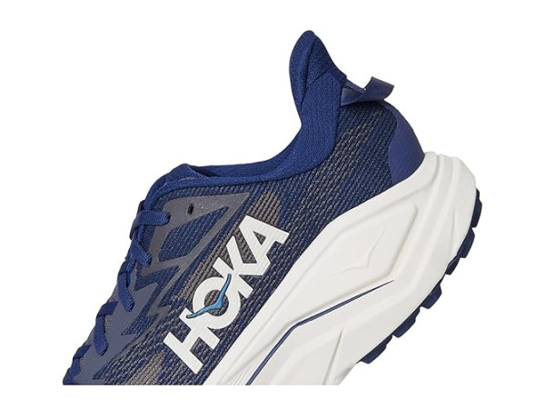 Hoka Challenger 8