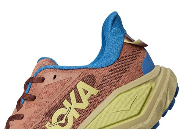Hoka Challenger 8