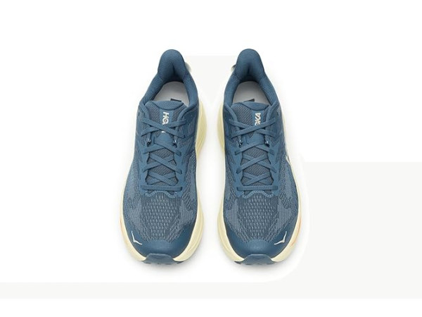 Hoka Challenger 8