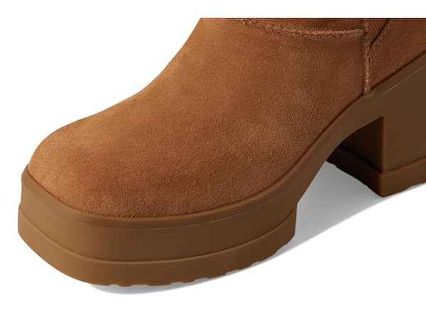 UGG Moxy Pull-on