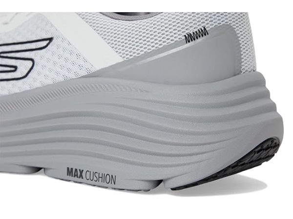 SKECHERS Max Cushioning Endeavour