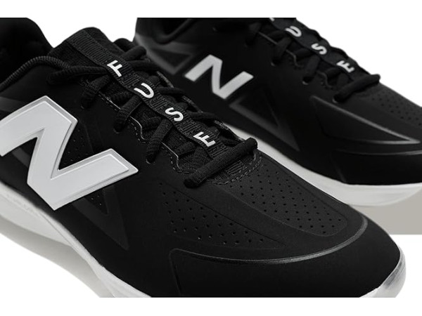 New Balance Fuse V5 Molded Softball Cleats