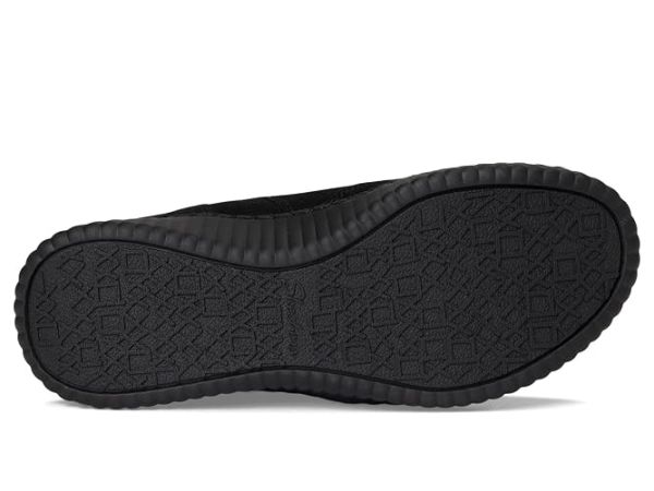 SKECHERS Wilshire Blvd - Weekend Crush SKECHERS Wilshire Blvd - Weekend Crush