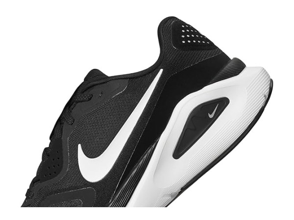 Nike Structure 26