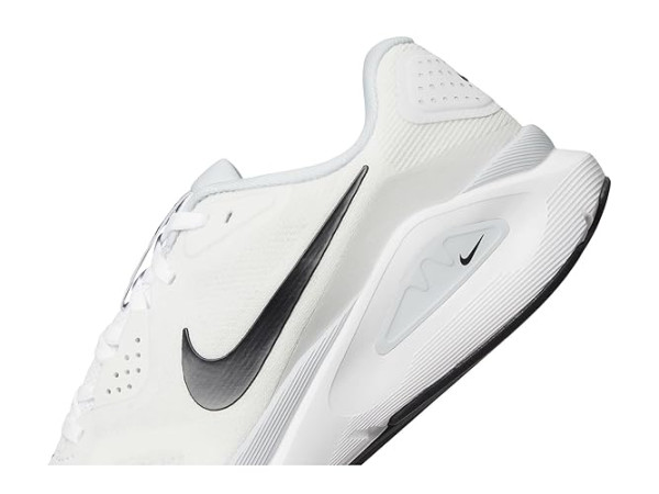 Nike Structure 26