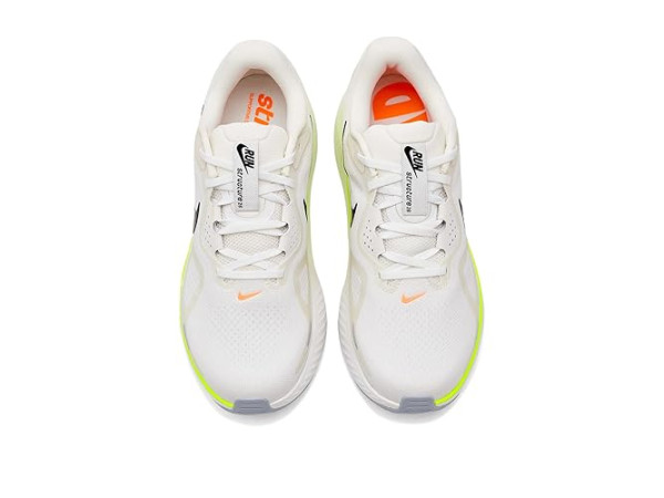 Nike Structure 26