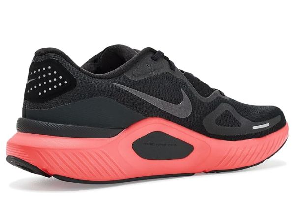 Nike Structure 26
