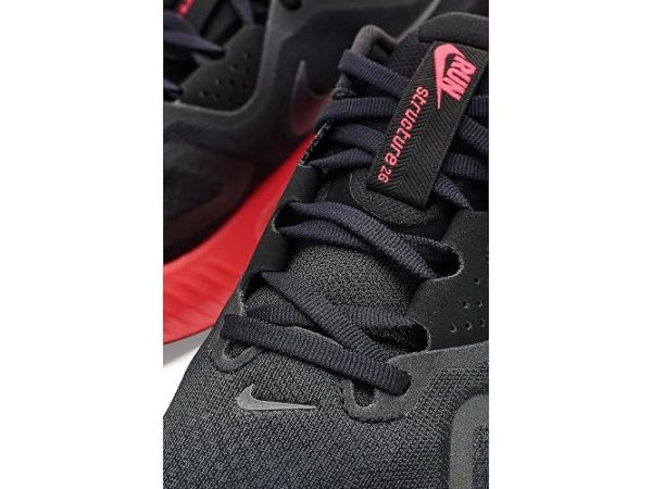 Nike Structure 26