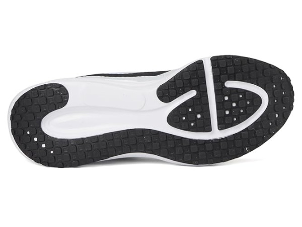 Nike Revolution 8
