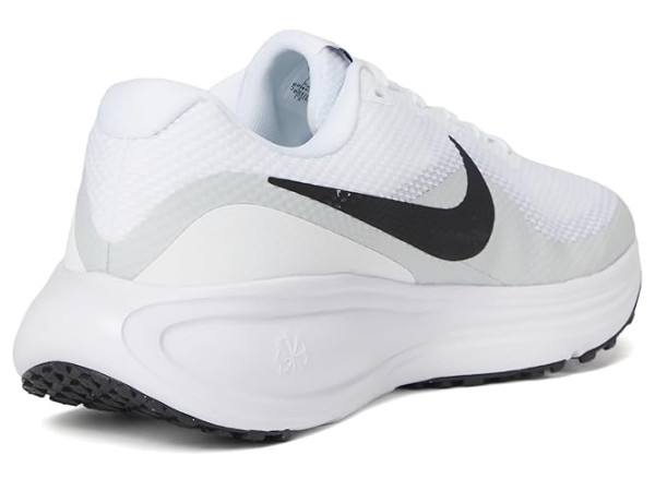 Nike Revolution 8
