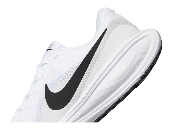 Nike Revolution 8