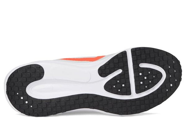 Nike Revolution 8