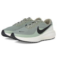 Nike Revolution 8