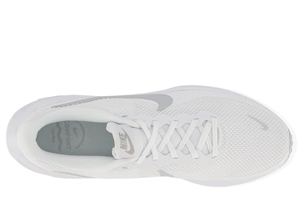 Nike Revolution 8