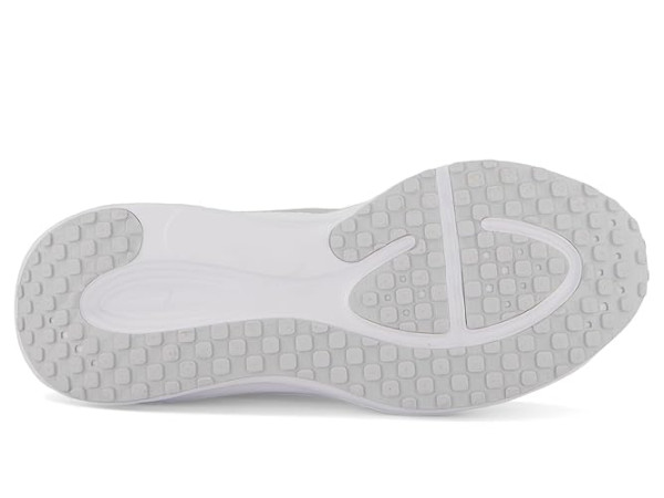 Nike Revolution 8