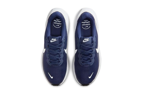 Nike Revolution 8