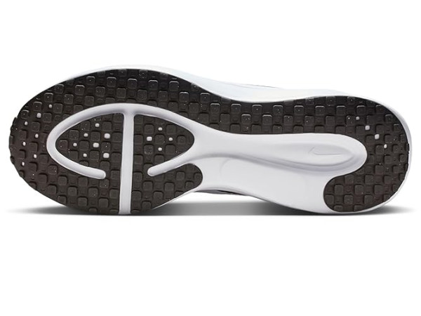 Nike Revolution 8