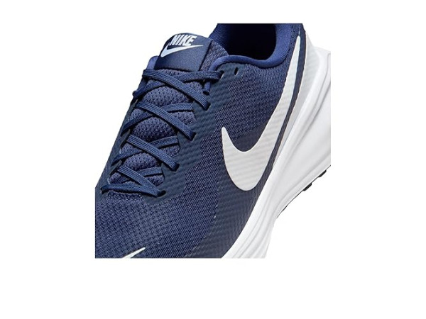 Nike Revolution 8