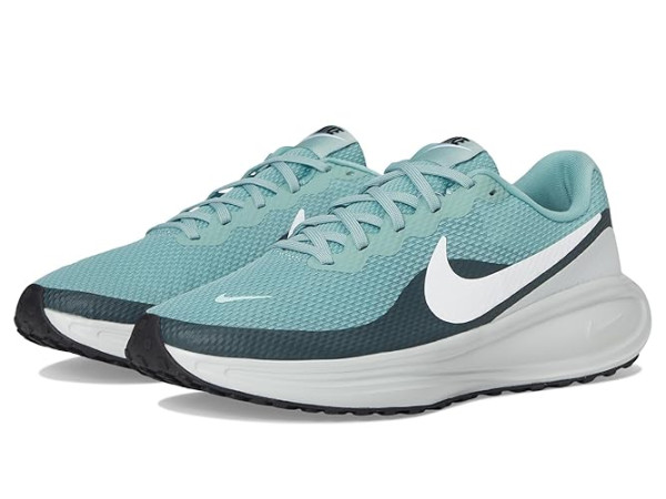 Nike Revolution 8