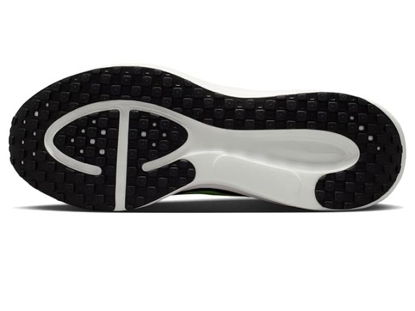 Nike Revolution 8