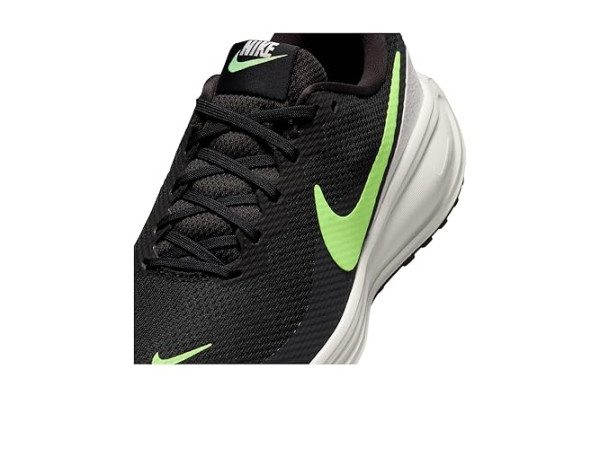 Nike Revolution 8