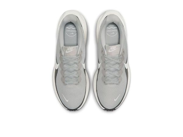 Nike Revolution 8